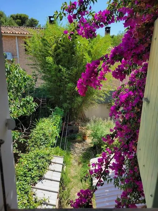 Holiday home La Maison Du Bonheur Six-Fours-les-Plages